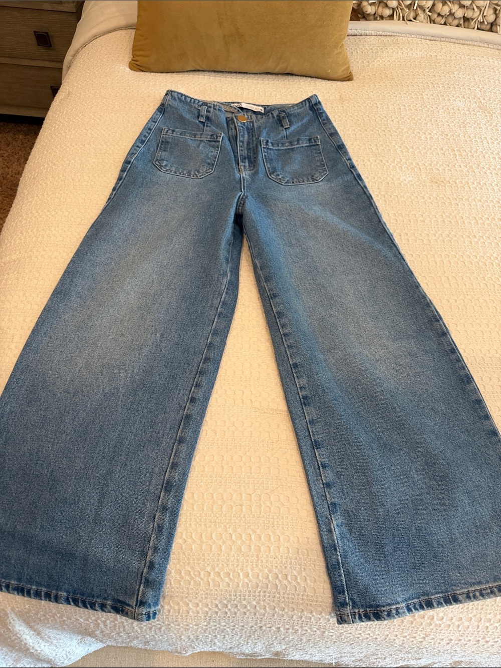 Zara Wide-Leg High-Rise Jeans in Light Blue Denim